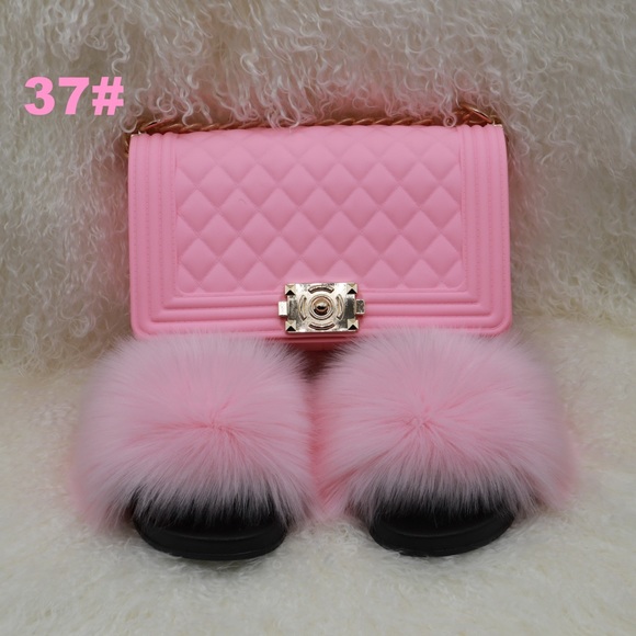 Purse and Fur Slides Set - Picture 6 of 12
